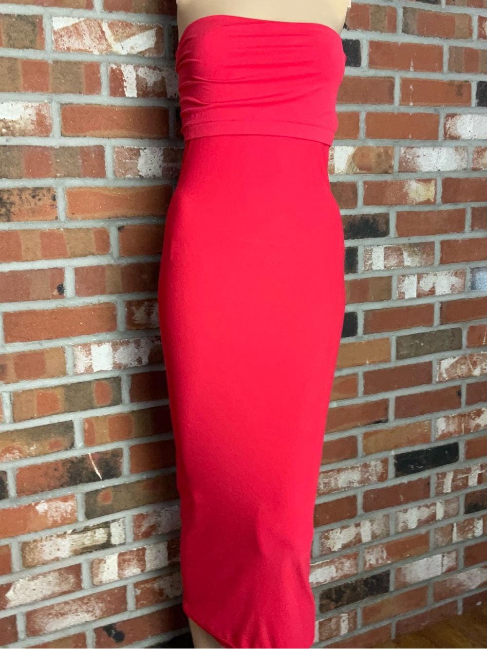WOLFORD : BODYCON - Fatal Dress in CHERRY RED